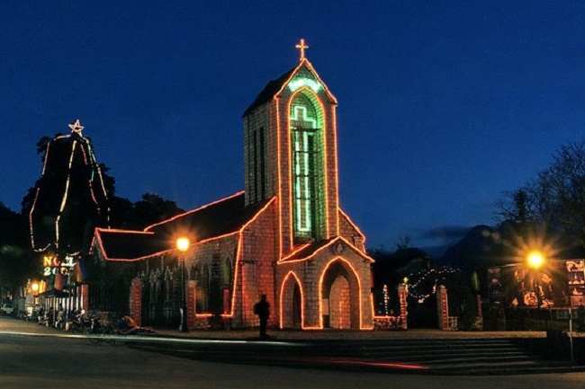 Nhà thờ đá Sa Pa về đêm