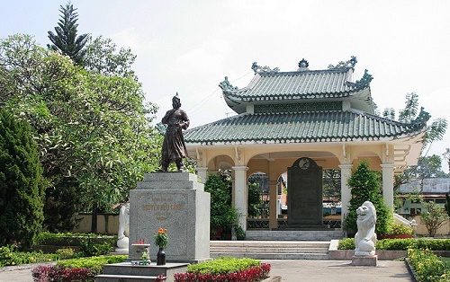 Khu lăng mộ Nguyễn Hữu Cảnh